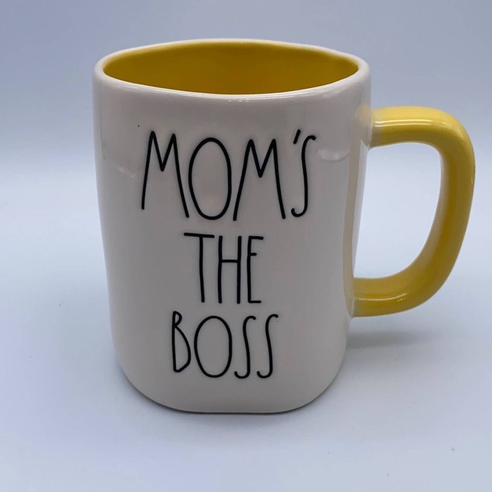 Rae Dunn MOM’S THE BOSS MUG